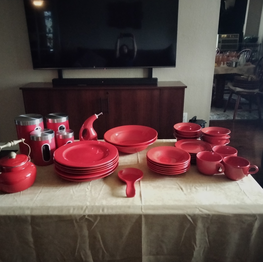 Red Dinnerware Set